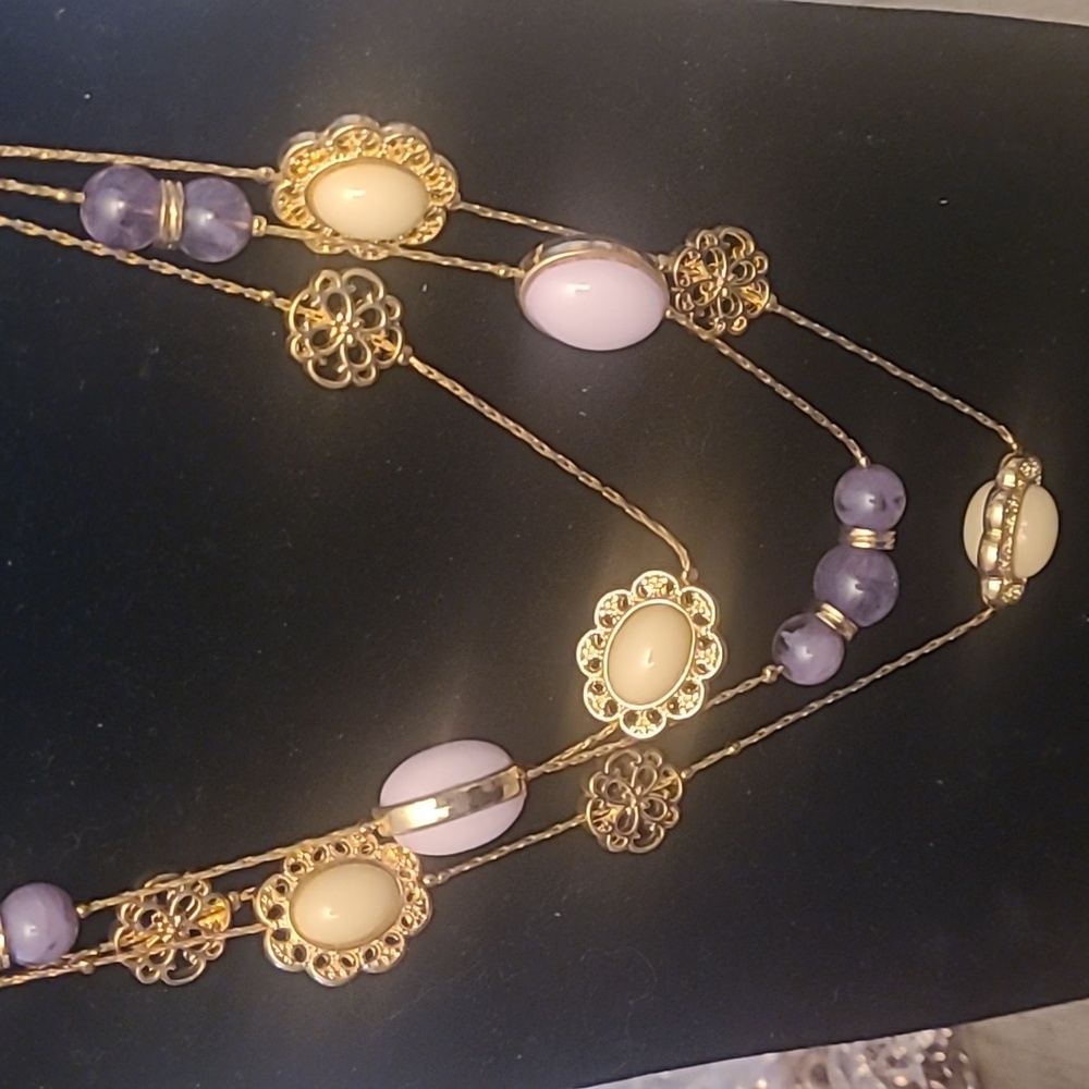 Ladies necklace